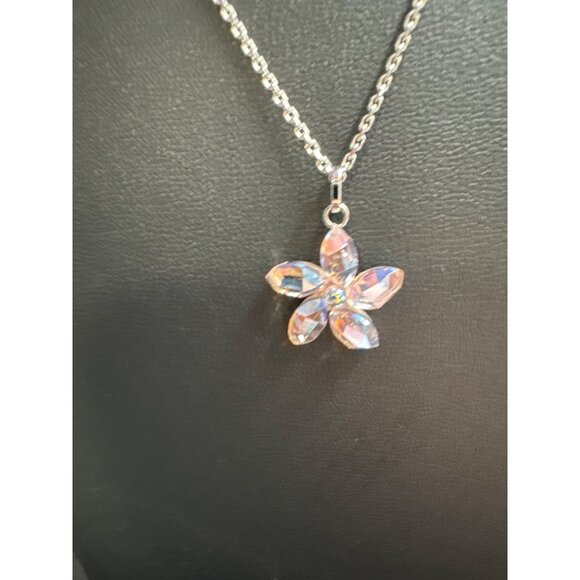 Swarovski L. Pink Flower Pendant Necklace SWAN Signed Dainty Chain Silver Tone - Picture 1 of 6